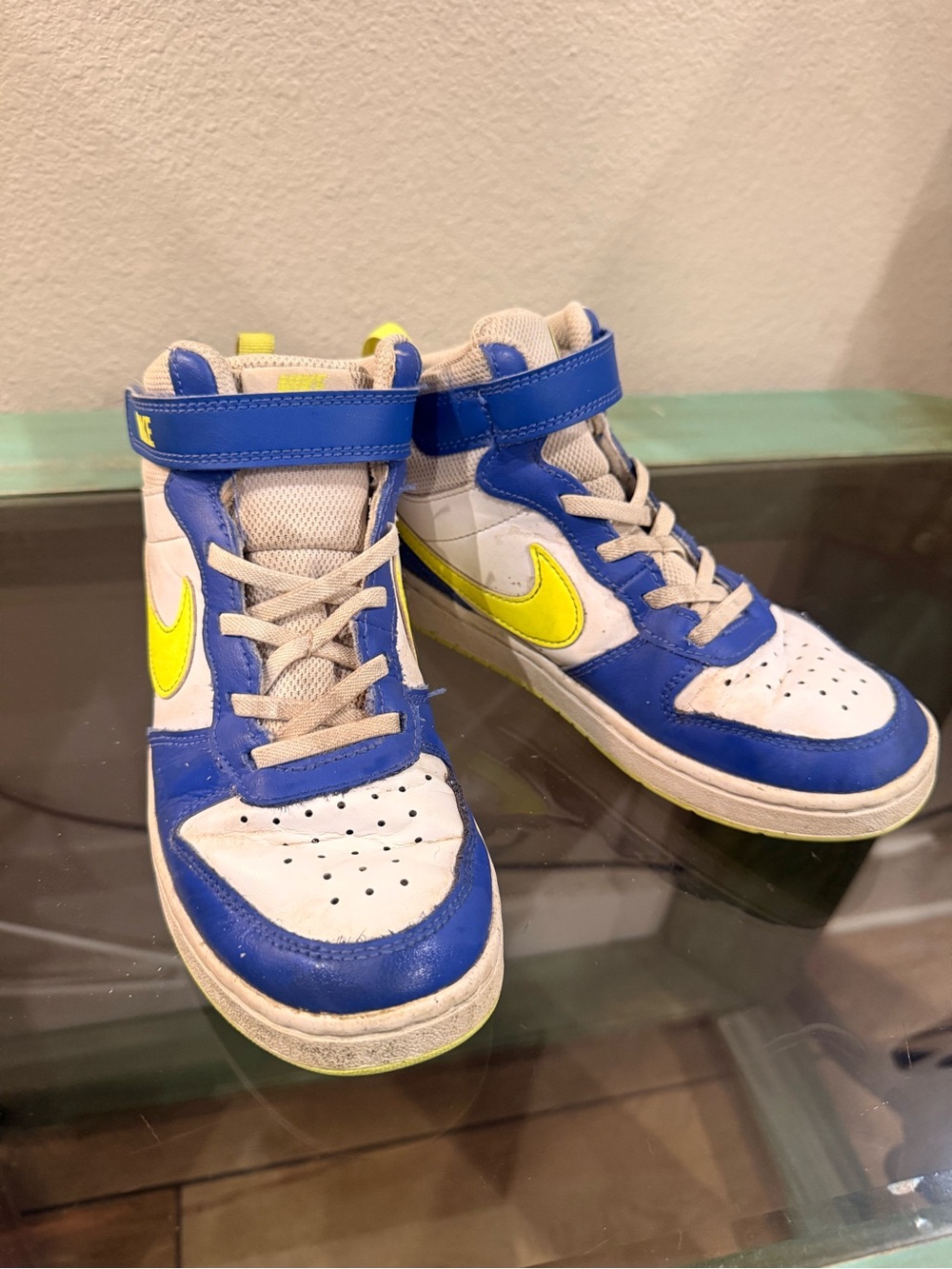 Nike Kids' Court Borough 2 Mid sneakers